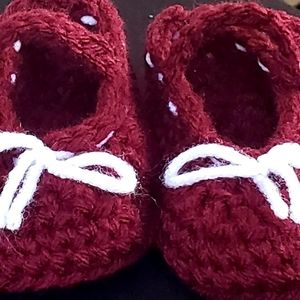 Beautiful burgundy earwarmer headband and booties